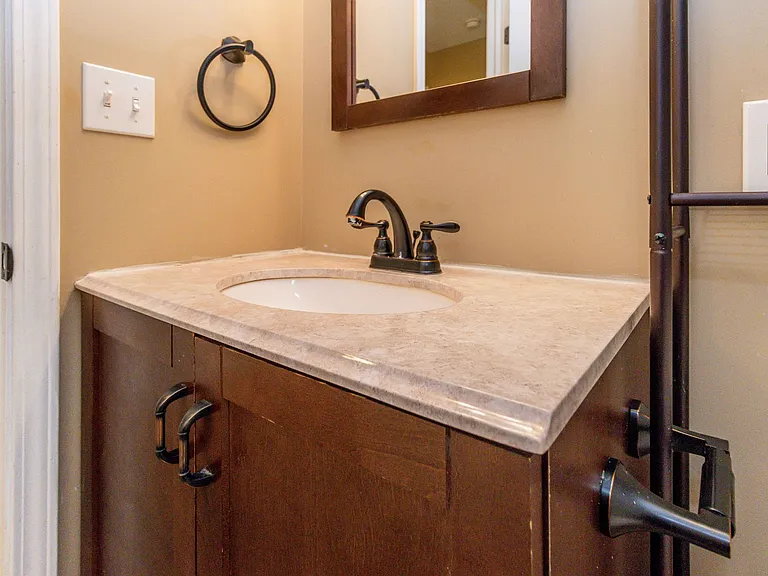 801 N Wester Ln — Photo 3