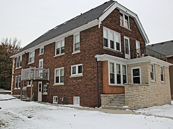 3rd image of 3527 E Cudahy Ave
