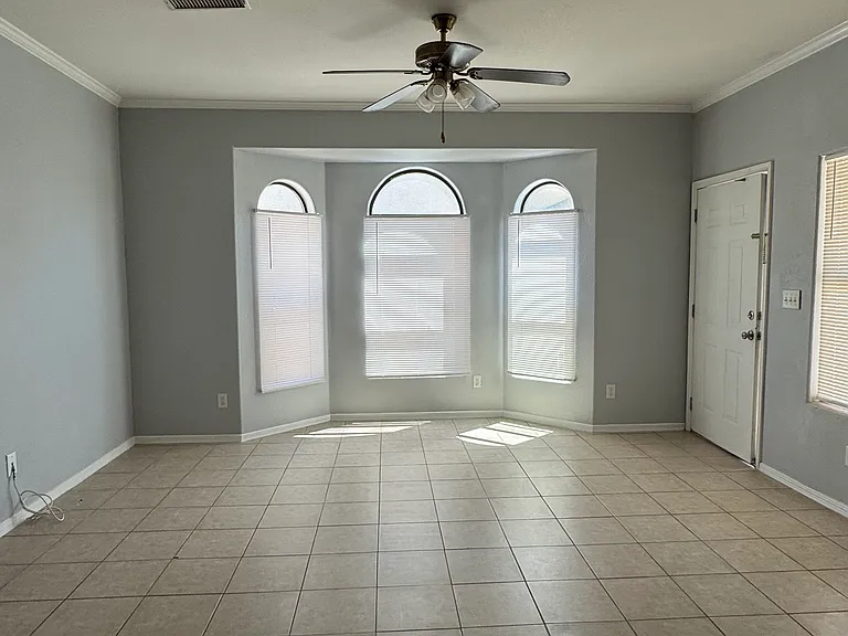 12113 Hunter Hill Way #B — Photo 2