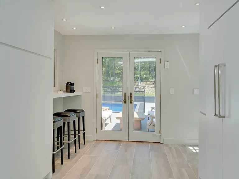 1705 Noyack Rd — Photo 8