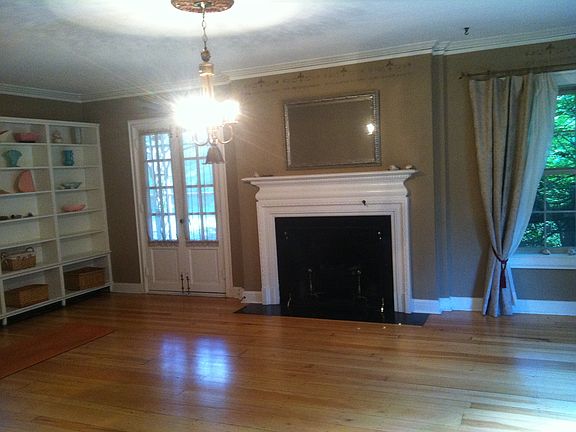 Yoga studio/Formal Living rm