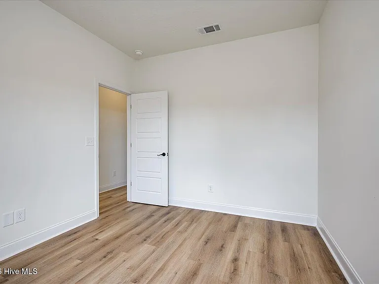 814 Sweetgrass Cir — Photo 16