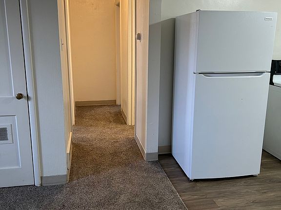 4th image of 1222 1/2 13th Ave #B