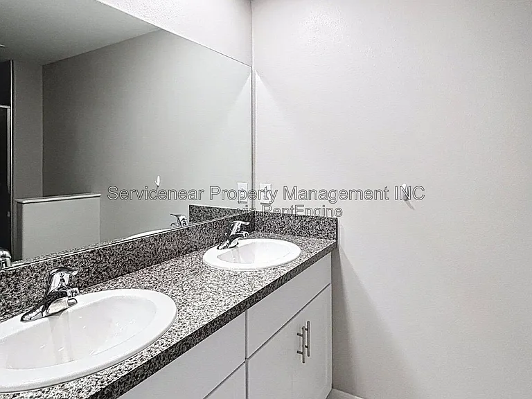 9528 Pembrooke Pines Dr — Photo 13
