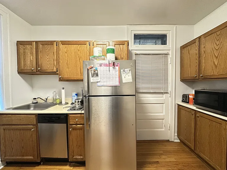 1911 W Larchmont Ave #B2 — Photo 4