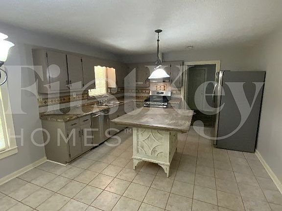 4th image of 1515 Flat Rock Rd