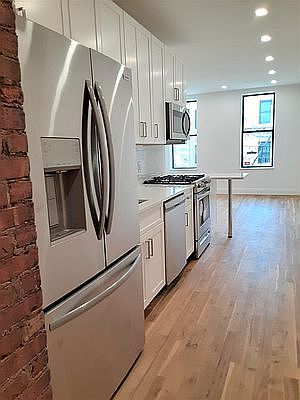 2nd image of 53 E 97th St APT 5A