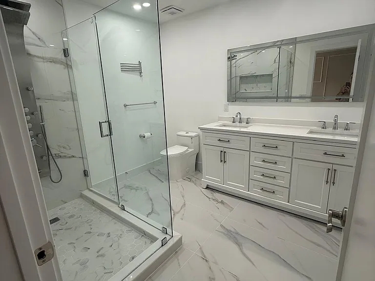 6744 Canary Palm Cir — Photo 41