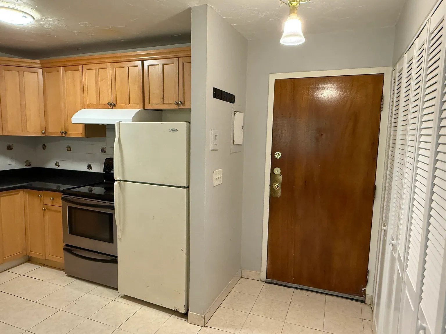 2 bed, 1.5 bath, 897 sqft, $2,300 — Photo 3