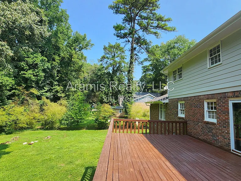 829 Bradford Ct SW — Photo 17