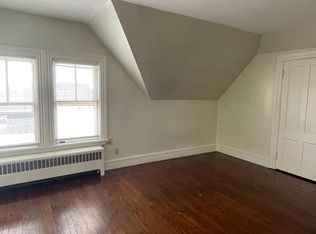 765 Park Ave APT 3B, Cranston, RI 02910