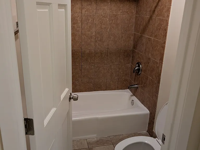Hawley Apartments — Photo 7