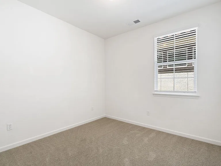 6104 Campus Pkwy — Photo 11