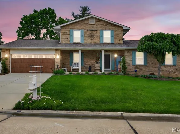 1422 Cobblestone Dr, Saint Charles, MO 63304