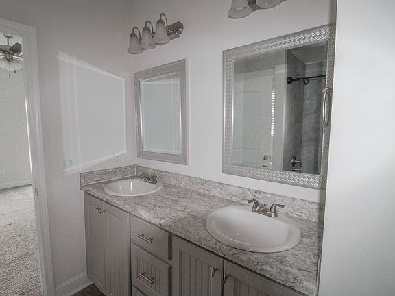 4th image of 307 Four Seasons Dr