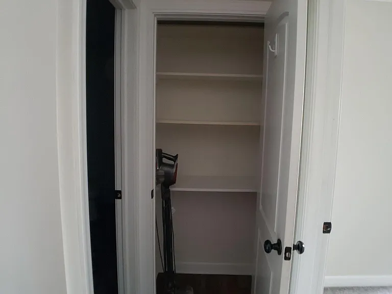 9S201 Lake Dr #20-203 — Photo 4