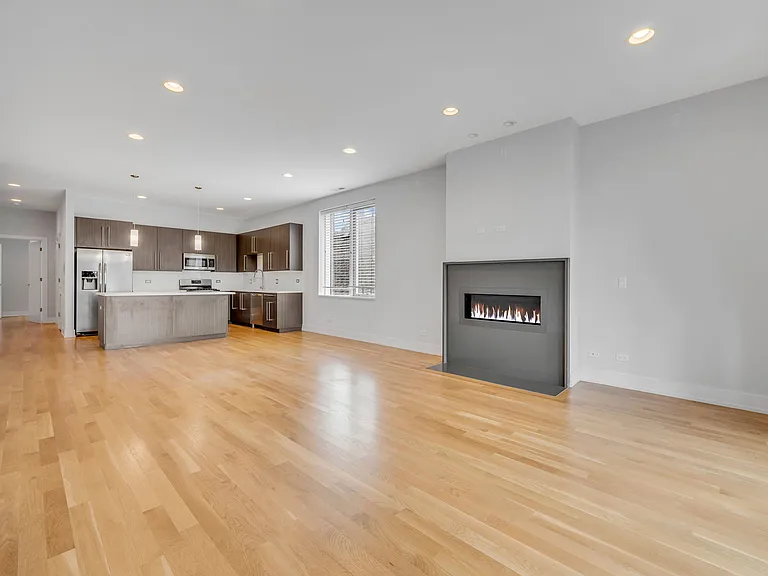 3201 W Wabansia Ave #4A — Photo 8