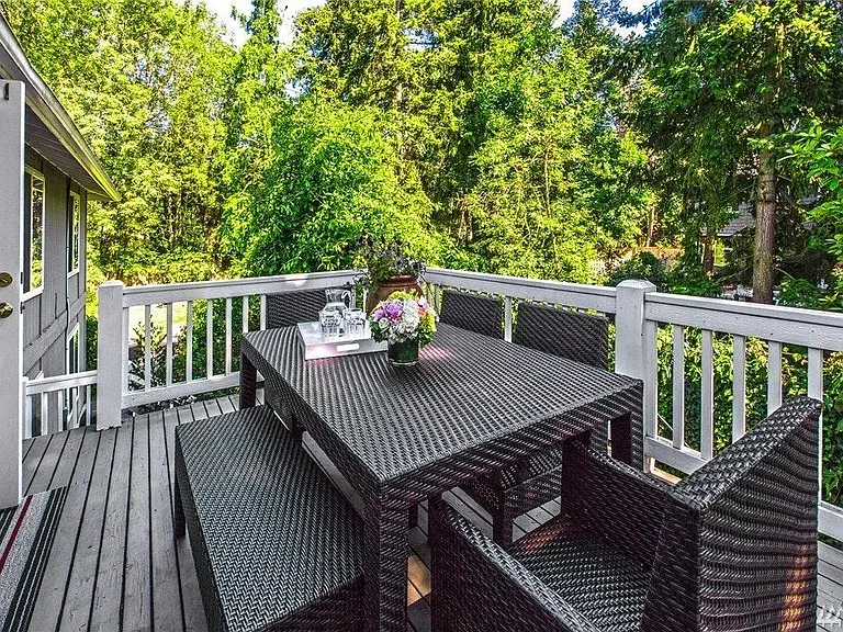 2740 Evergreen Point Rd — Photo 15