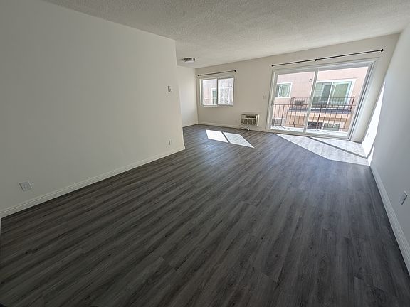 5th image of 334 N Berendo St #305