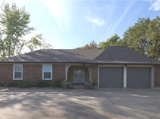 13742 Byars Rd, Grandview, MO 64030
