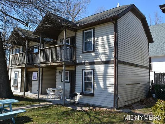 2nd image of 715 Park Ave