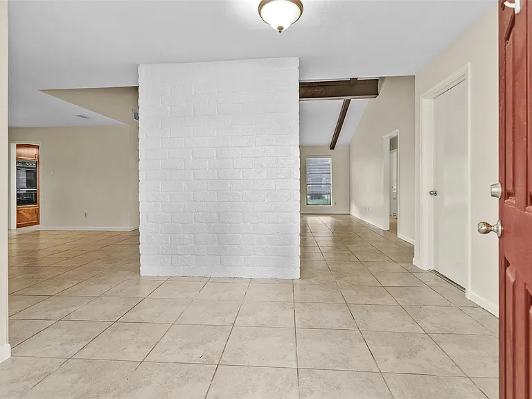 3127 Wagon Trail Dr — Photo 4