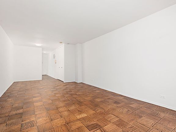 4th image of 305 E 40th St #6V