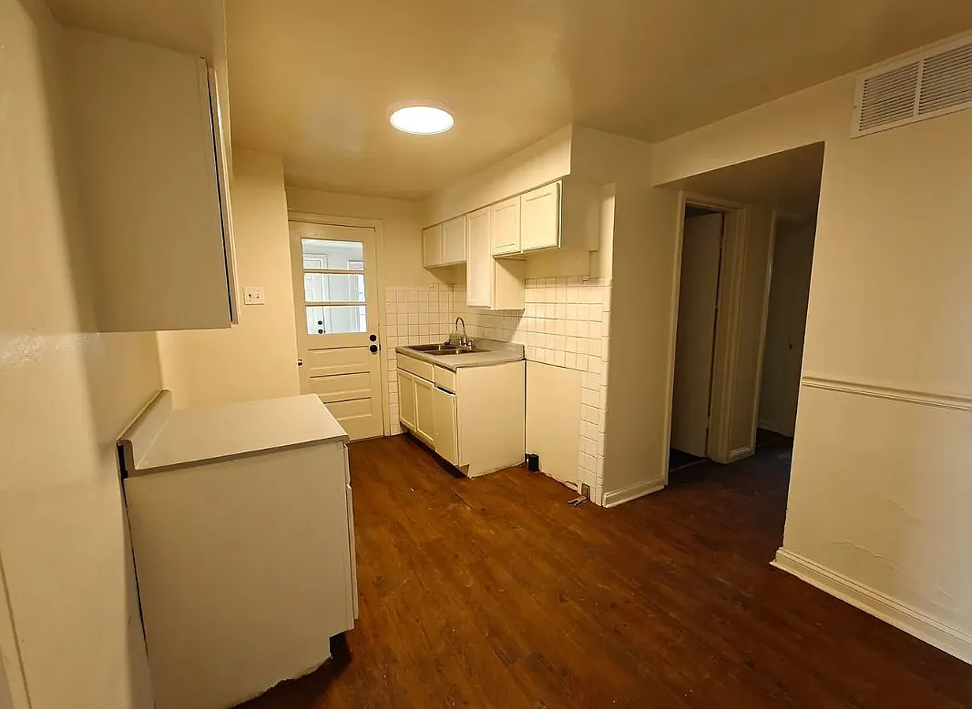 8859 Snowhill Court - 1 — Photo 3