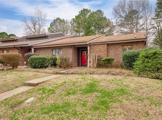 1451 Stoneleigh Cir, Stone Mountain, GA 30088