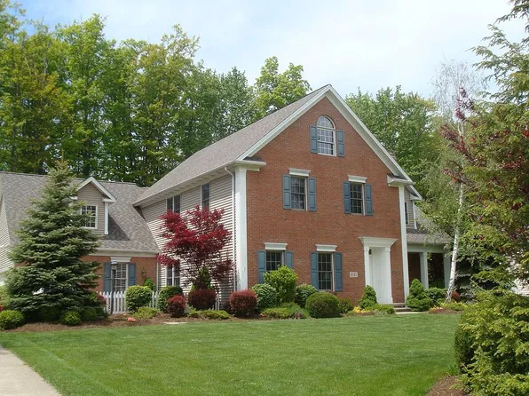 8582 Countryview Dr, Broadview Heights, OH 44147