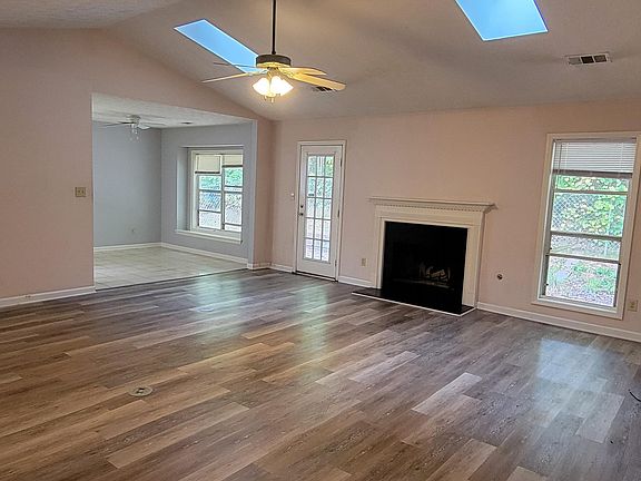3rd image of 1185 Golden Valley Ct