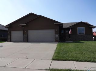 1025 N Rose Ave, Tea, SD 57064