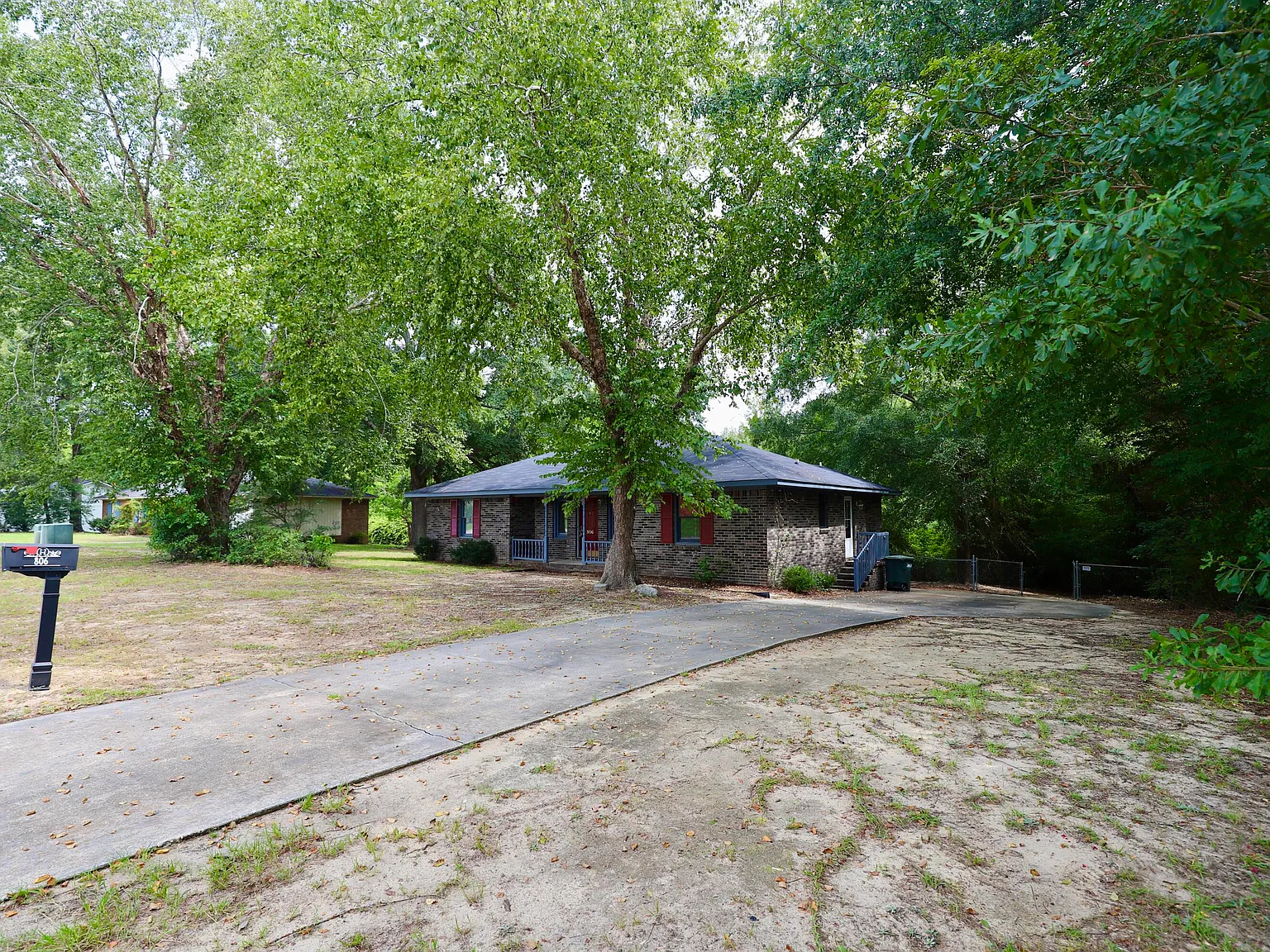 3 bed, 2.0 bath, 1209 sqft, $1,900 — Photo 3