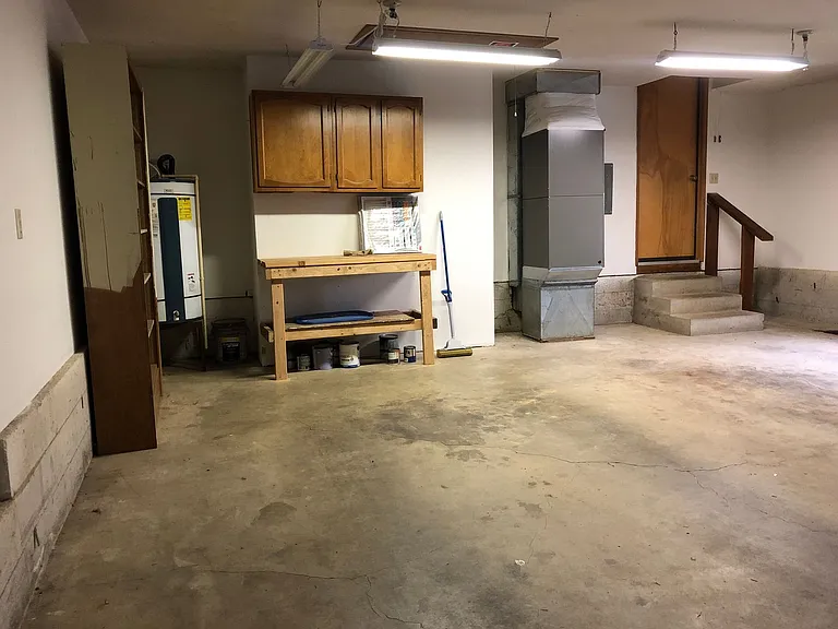 2250 Dorchester Dr S — Photo 11