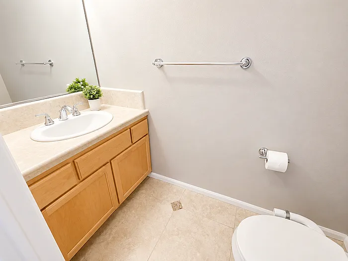2921 E St #2 — Photo 15