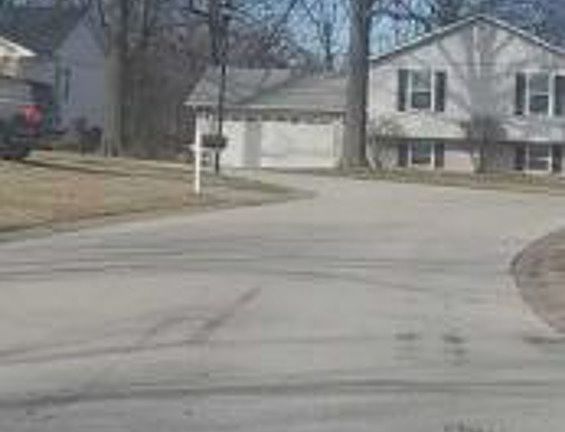 Exterior Neighborhood (street photo)