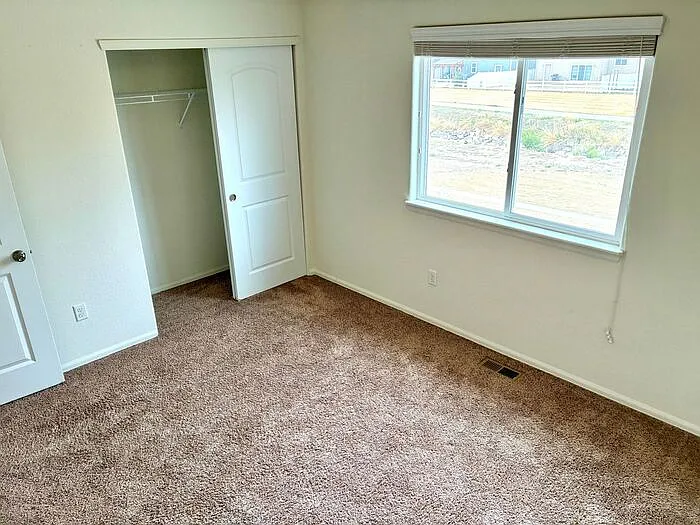 831 Lakebrook Ct — Photo 27