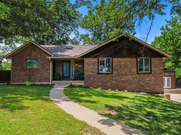 806 Thrush Ter, Warrensburg, MO 64093