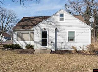 202 Weaver St, Mankato, MN 56001