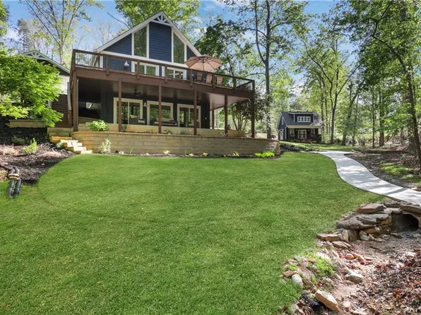 8835 Lakeside Way, Gainesville, GA 30506