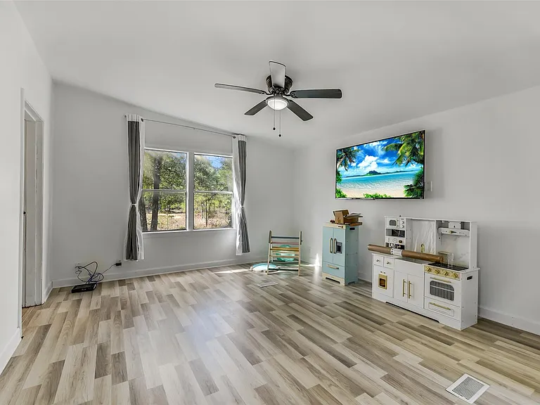 21507 Juliann Alyes — Photo 21