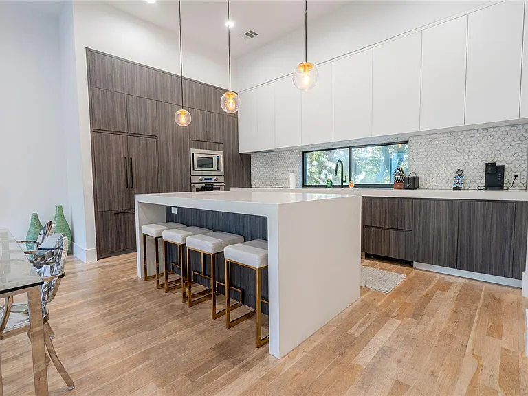 709 Memorial Heights Dr — Photo 17