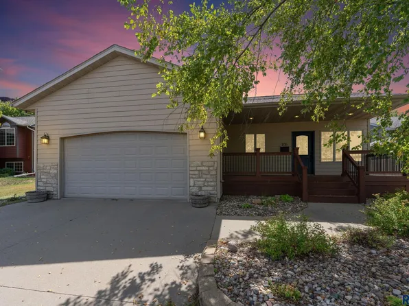 105 E Switch Grass Trl, Brandon, SD 57005