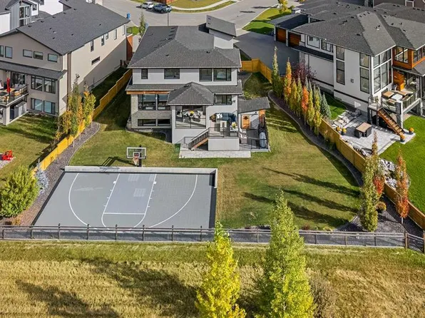 86 N Juneberry Hts, Rocky View County, AB T3Z 0E6