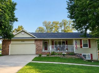 215 Prather St #205, Mulvane, KS 67110
