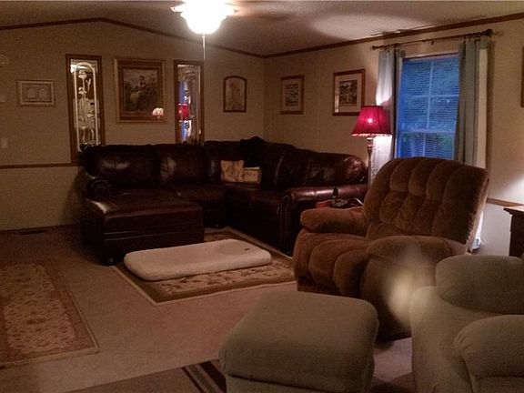 4th image of 2686 Elizabeth Pike