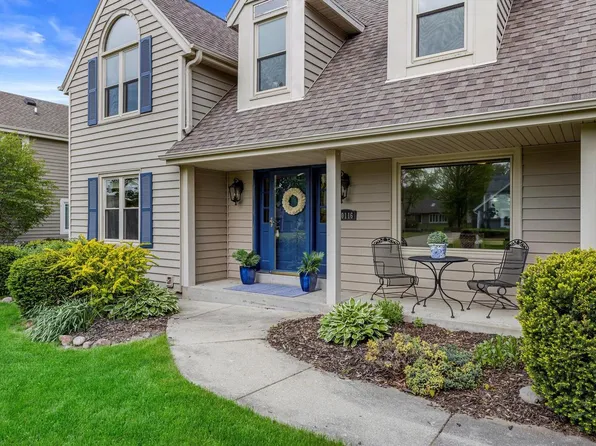 10116 North Foxkirk DRIVE, Mequon, WI 53097