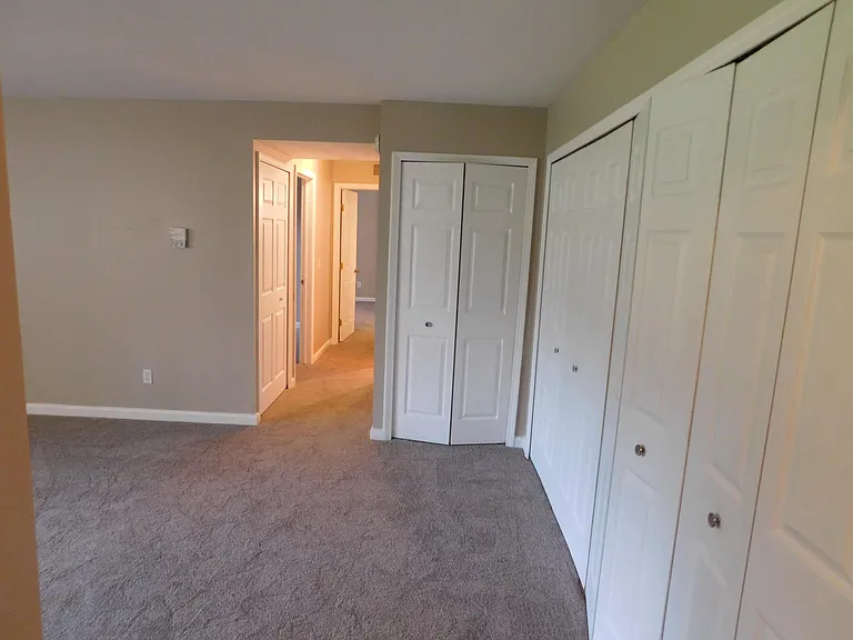 30042 W Twelve Mile Rd #52 — Photo 11