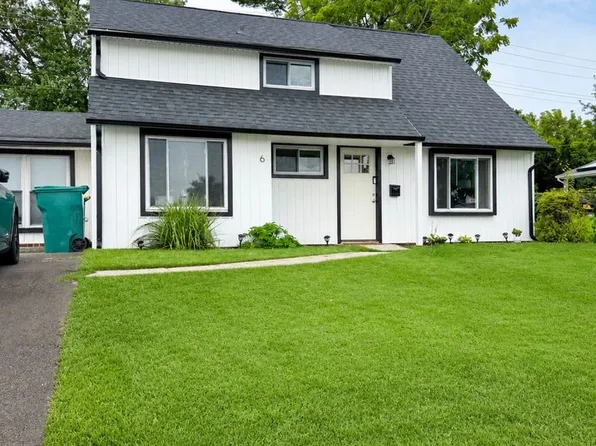 6 Roundwood Ln, Levittown, PA 19055