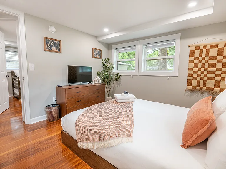 601 Semaht St — Photo 15